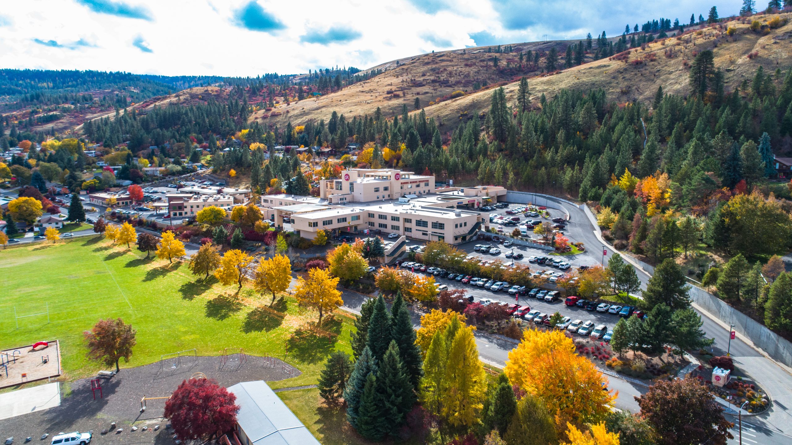 Birds eye view of Grande Ronde Hospital main campus